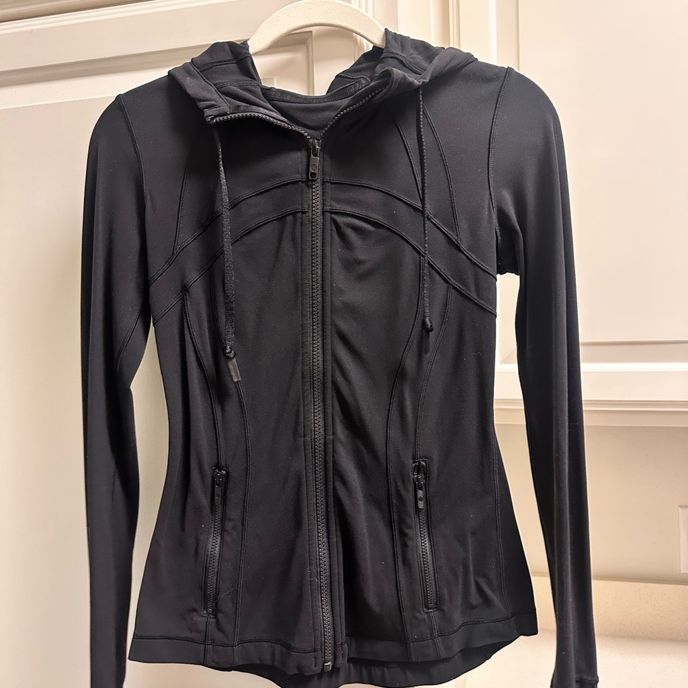 Women's Black Lululemon size 4 hooded